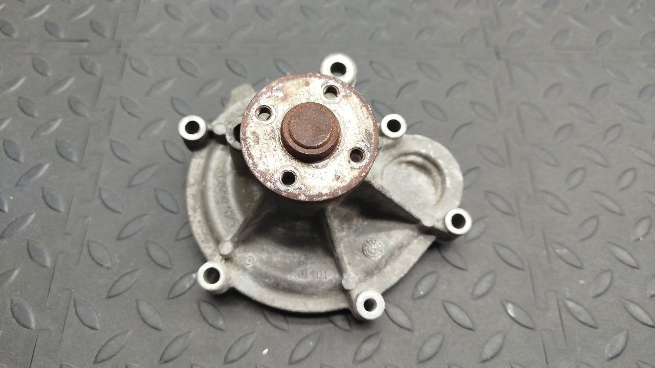 Насос водяной (Помпа) Mercedes C/W203 2000-2008