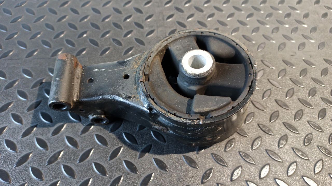 Опора двигателя Opel Vectra/C 2002-2008