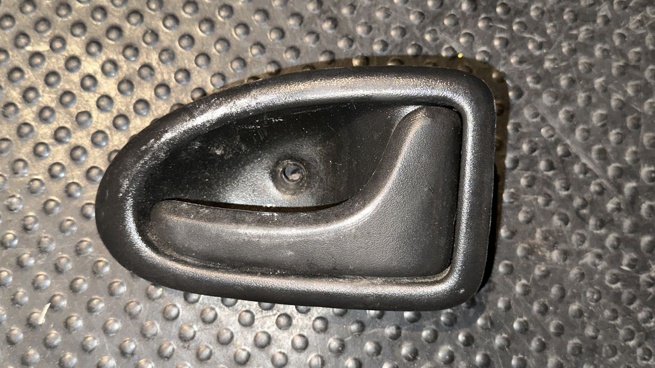 Ручка двери передняя правая Opel Vivaro/A 2001-2014