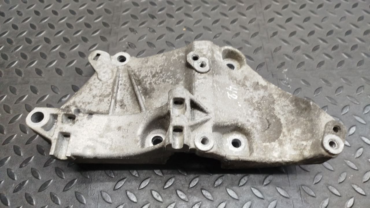 Кронштейн генератора Renault Scenic/2 2003-2009