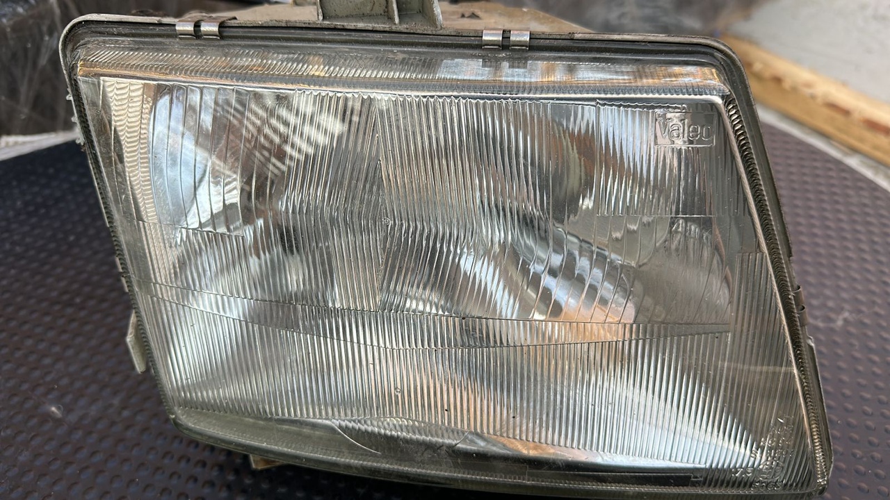 Фара правая Mercedes Vito/W638 1996-2003
