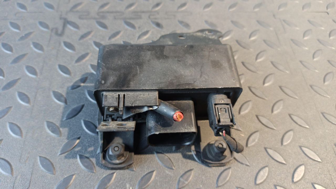 Реле свечей накала Mercedes C/W203 2000-2008