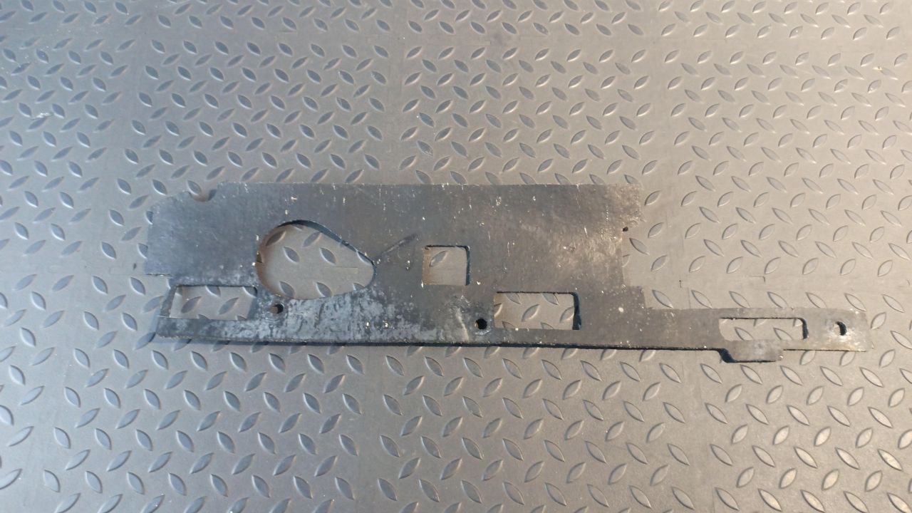 Кожух радиатора левый Mercedes M/W163 1997-2005