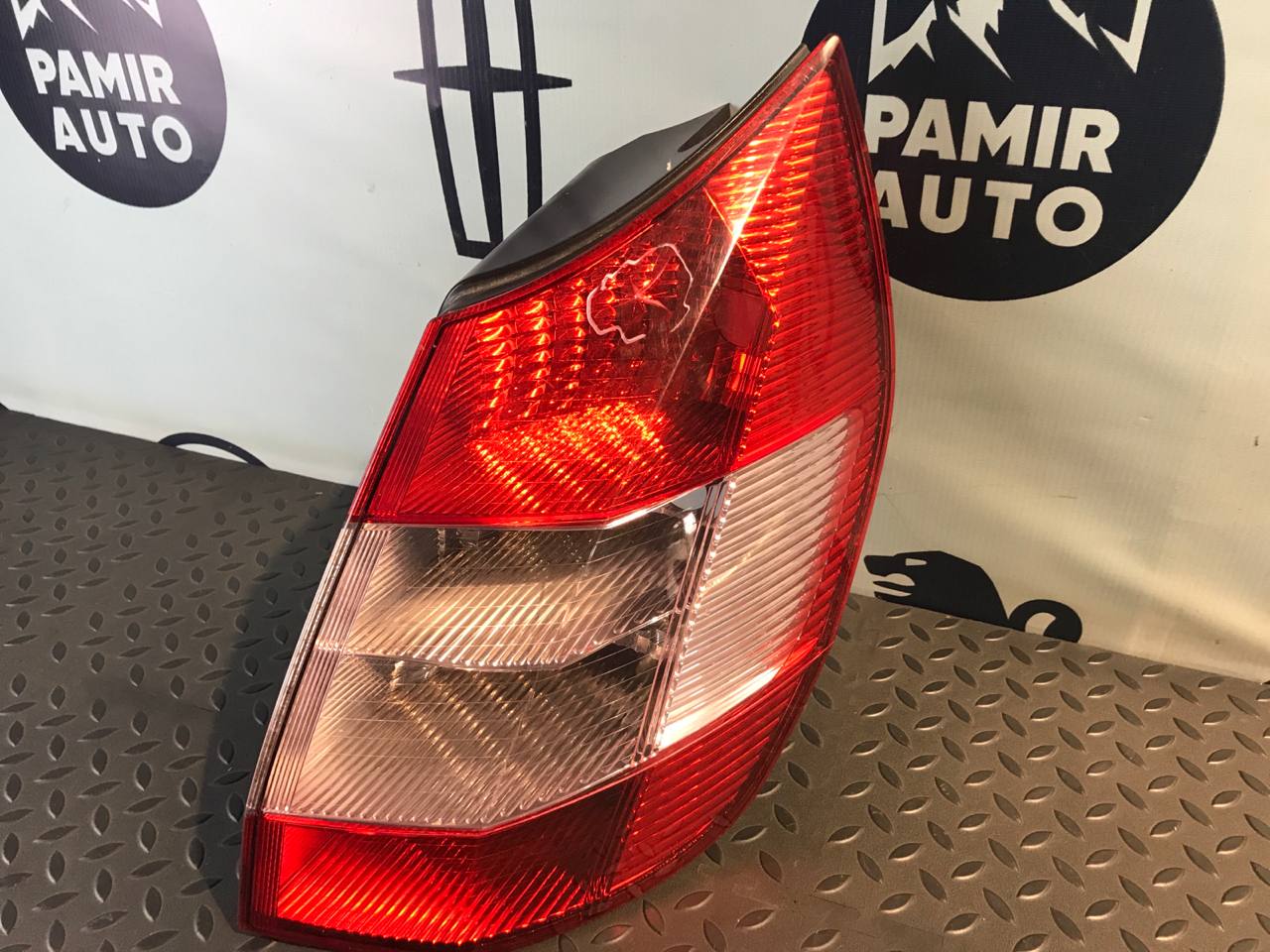 Фонарь задний правый Renault Scenic/2 2003-2009
