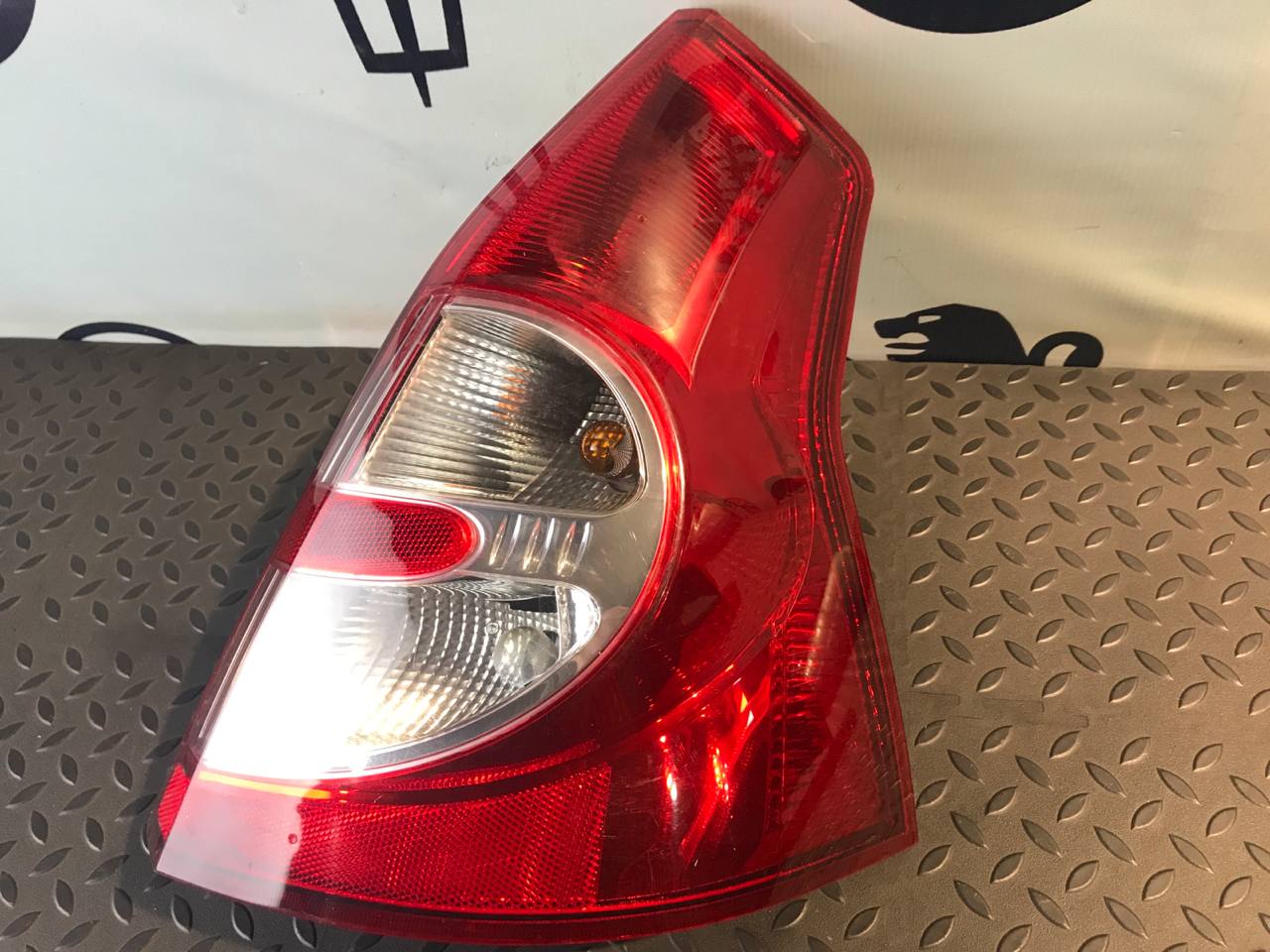Фонарь задний правый Renault Sandero 2009-2014