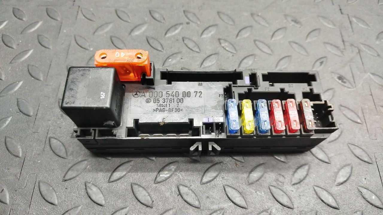 Блок предохранителей Mercedes C/W202 1993-2001