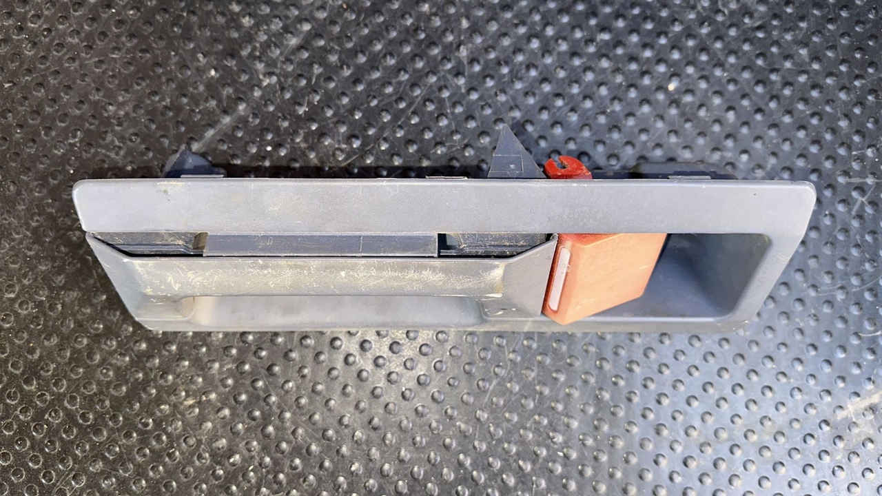 Ручка двери багажника правая Mercedes Vito/W638 1996-2003