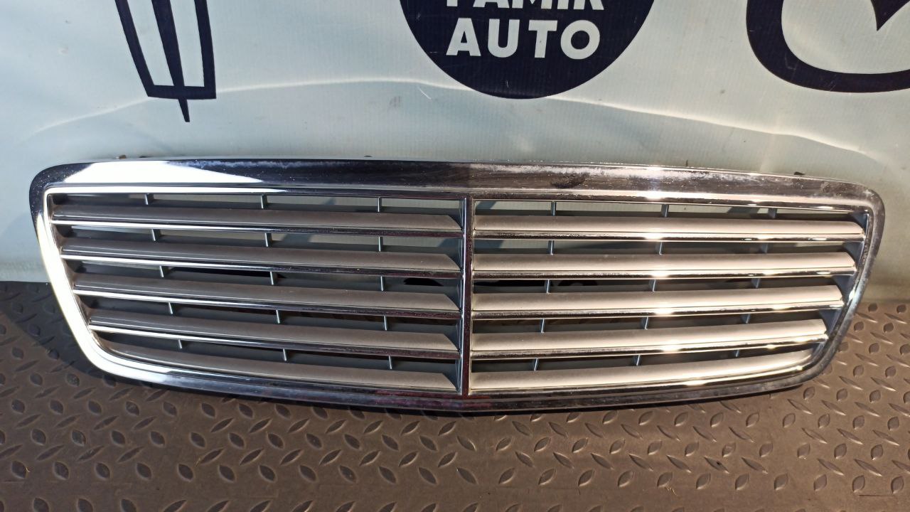 Решетка радиатора Mercedes C/W203 2000-2008