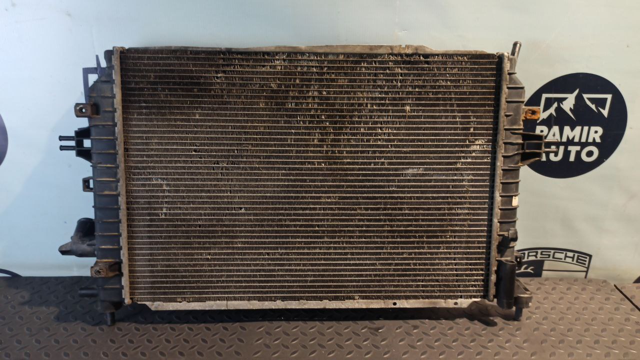 Радиатор ОЖ Opel Zafira/B 2005-2014