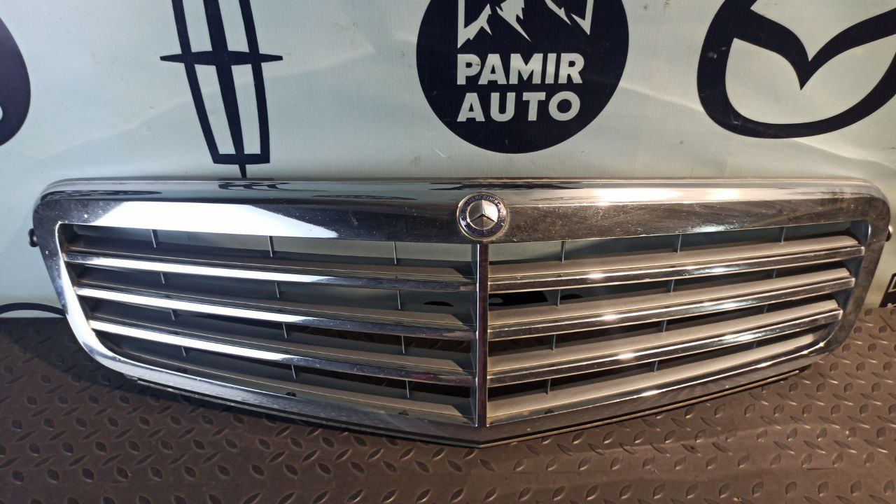Решетка радиатора Mercedes C/W204 2006-2015