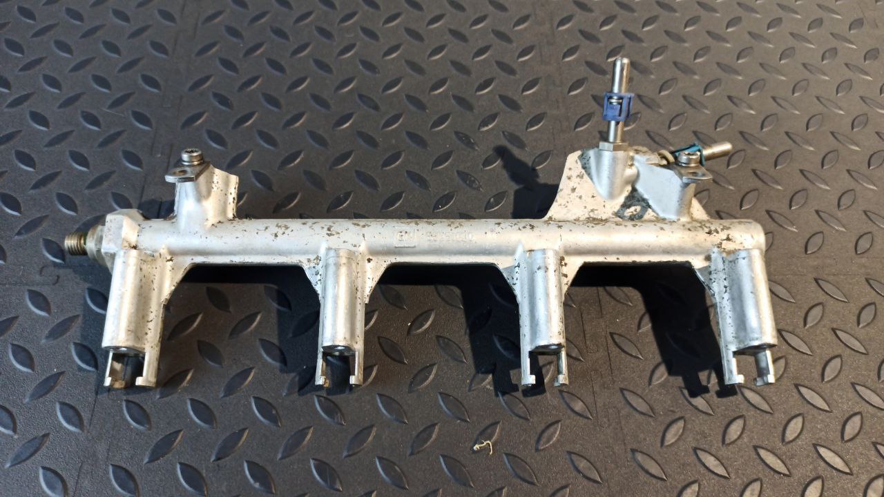 Рампа топливная Opel Vectra/C 2002-2008