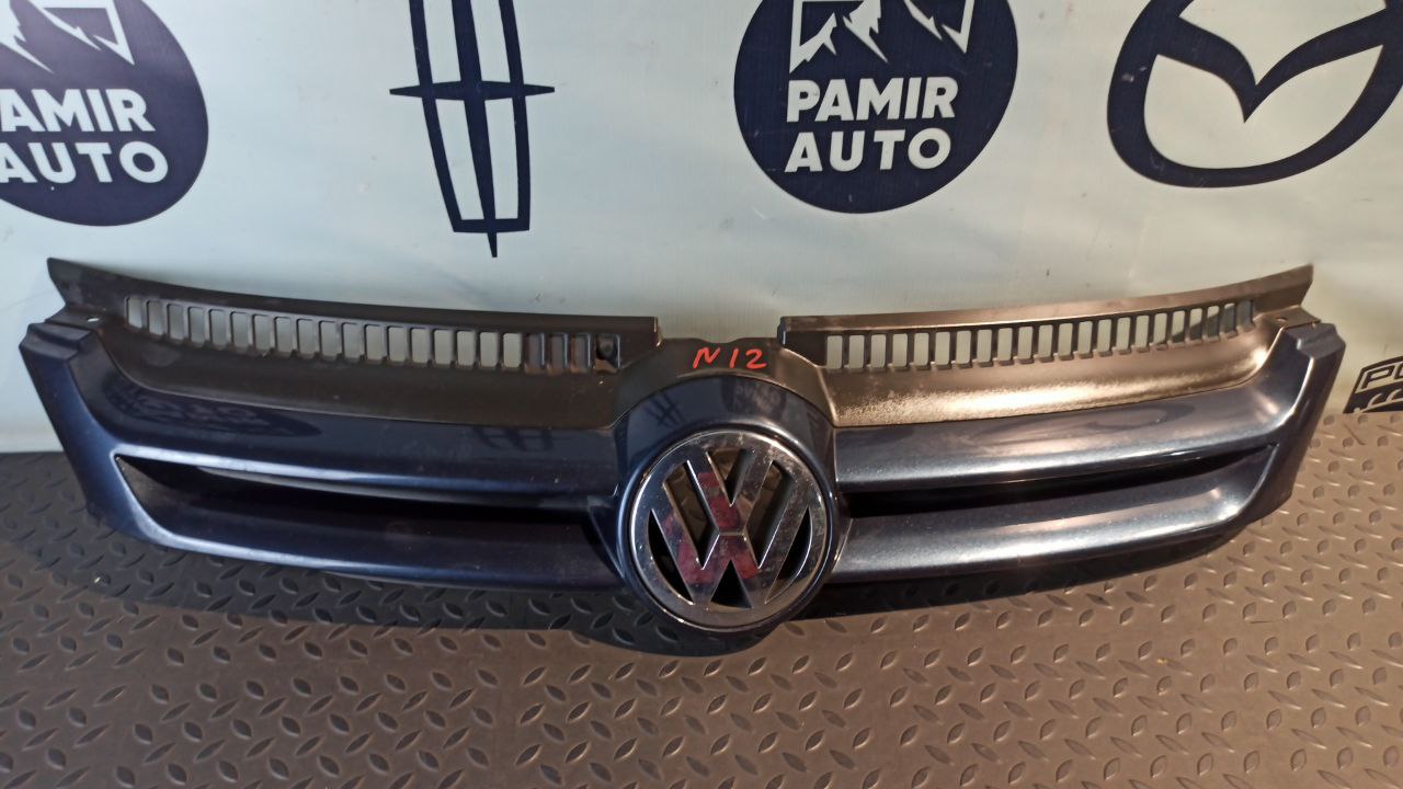 Решетка радиатора Volkswagen Golf/5 2003-2009