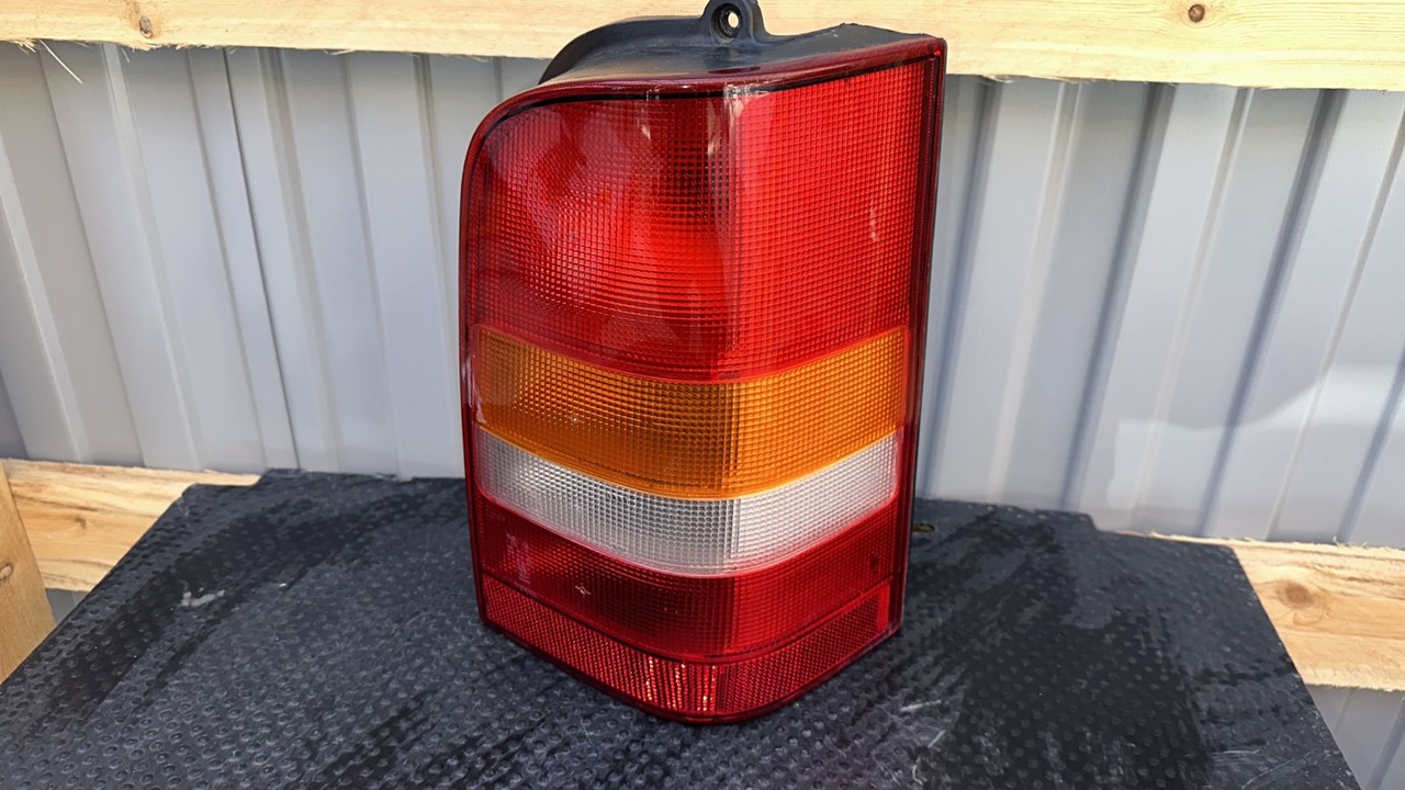 Фонарь задний правый Mercedes Vito/W638 1996-2003