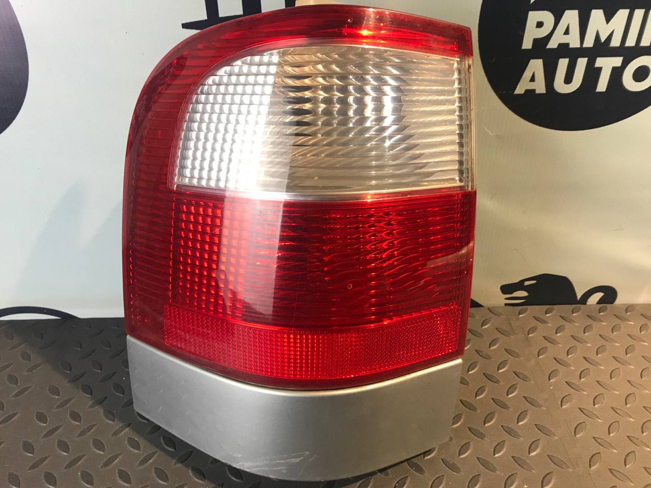 Фонарь задний наружный левый Ford Galaxy 1995-2006