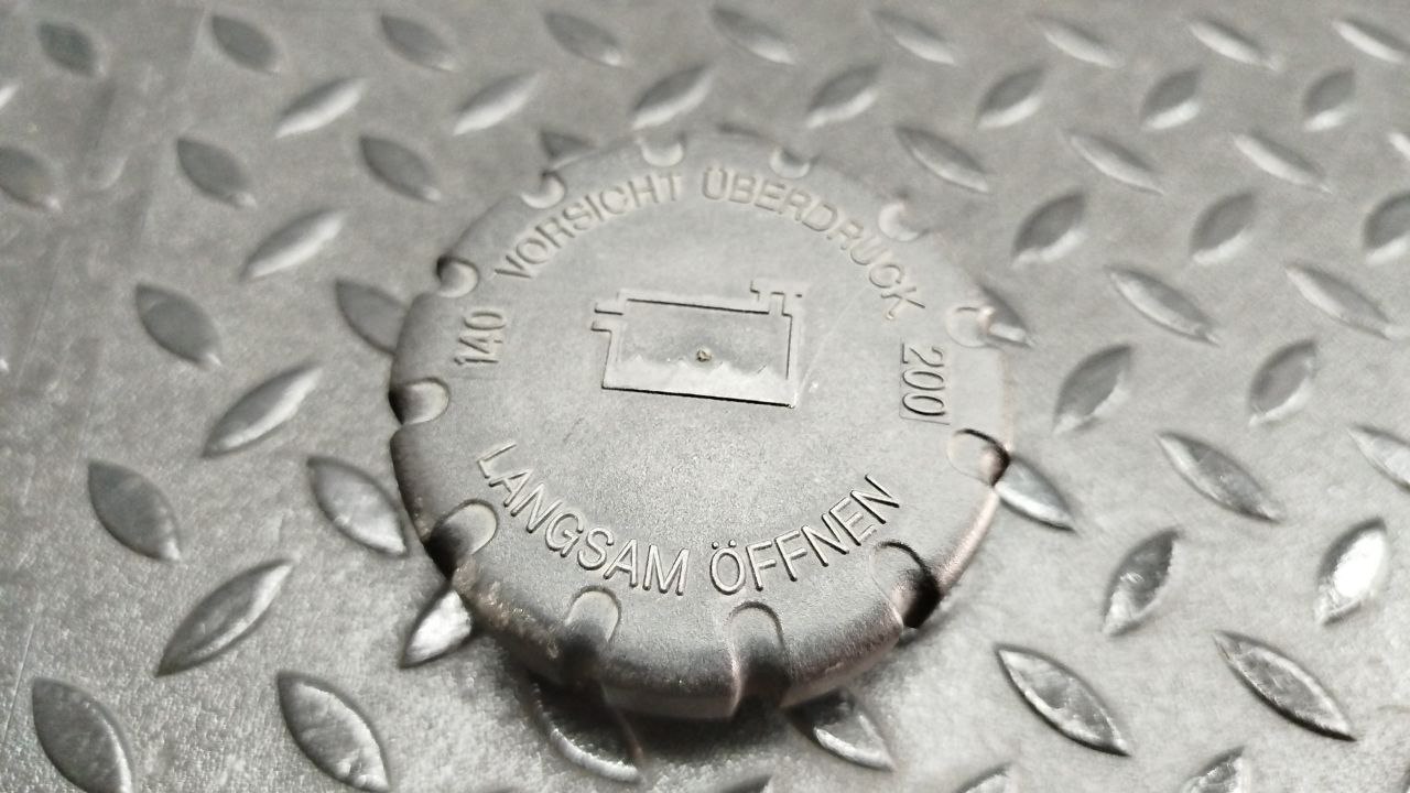 Крышка расширительного бачка Mercedes E/W210 1995-2003