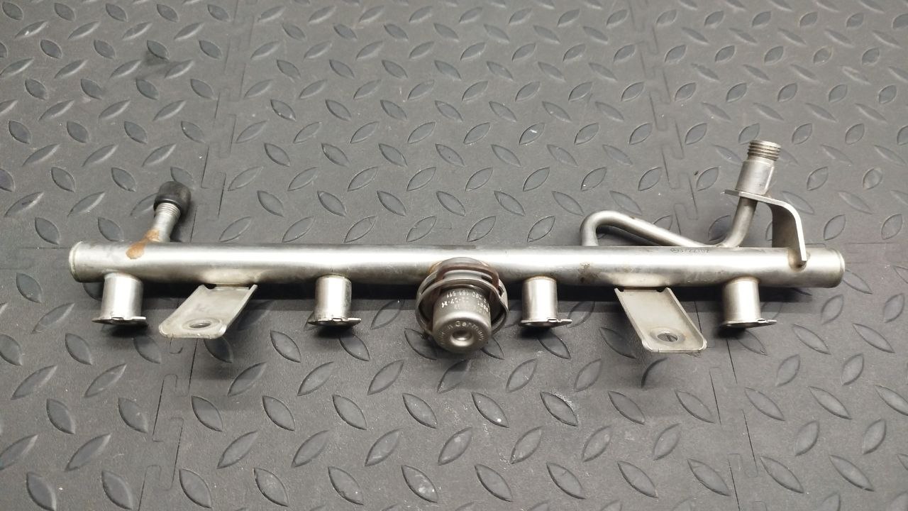 Рампа топливная Mercedes C/W203 2000-2008