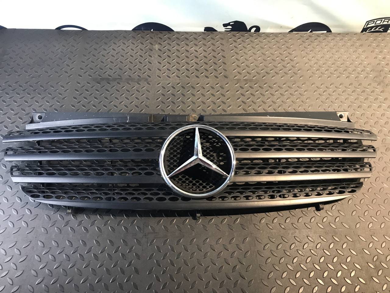 Решетка радиатора Mercedes Vito/W639 2003-2014