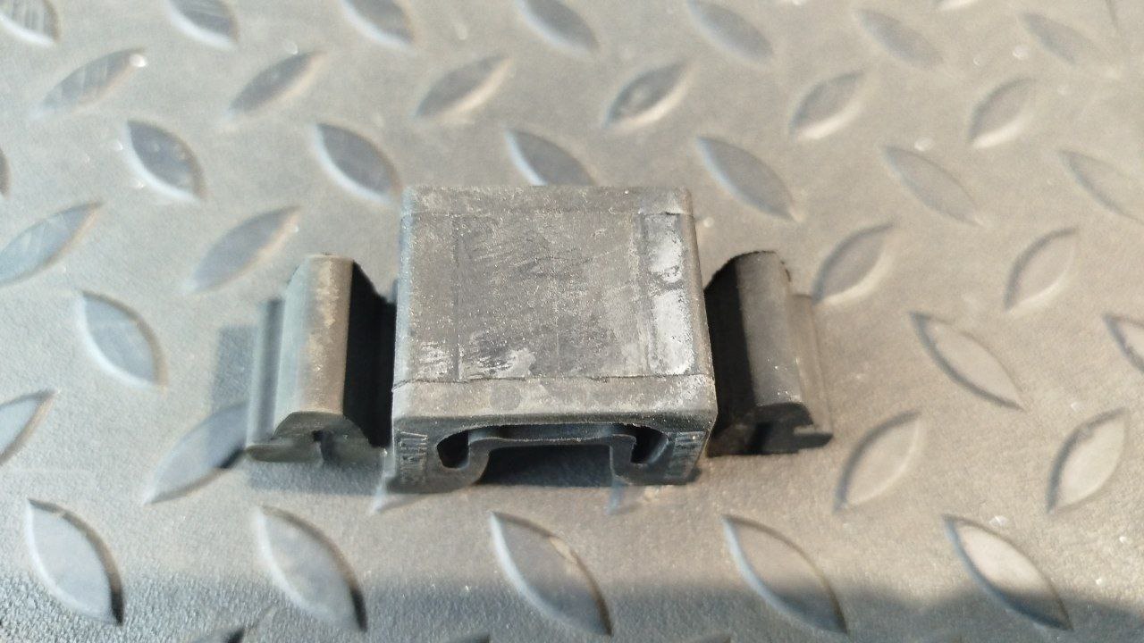 Кронштейн радиатора Renault Megane/2 2002-2009