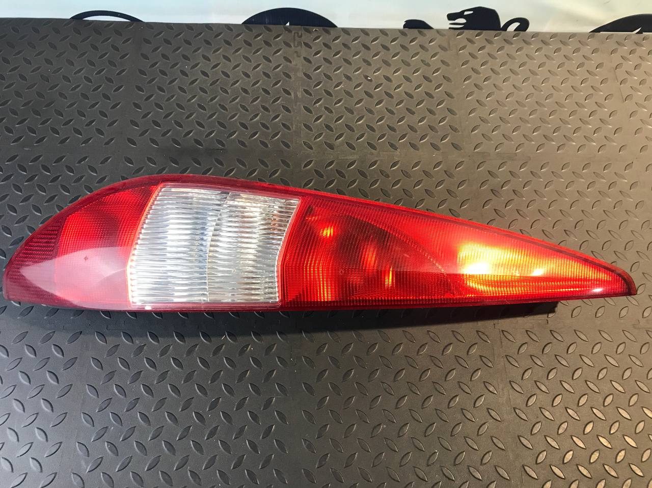 Фонарь задний левый Ford Mondeo/3 2000-2007