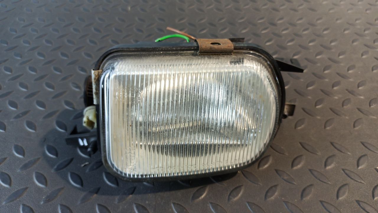 Фара противотуманная правая Mercedes C/W203 2000-2008