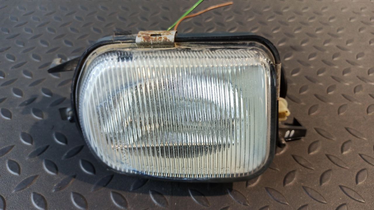 Фара противотуманная левая Mercedes C/W203 2000-2008