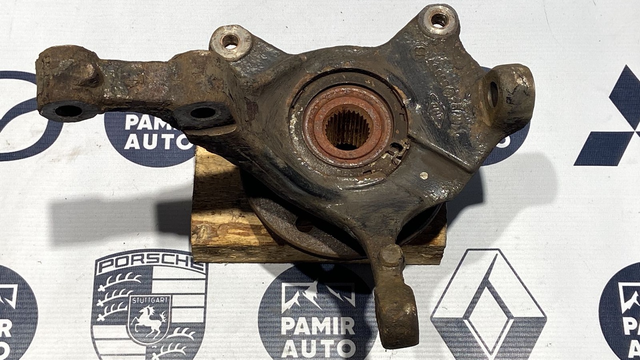 Кулак поворотный передний левый Opel Vivaro/A 2001-2014