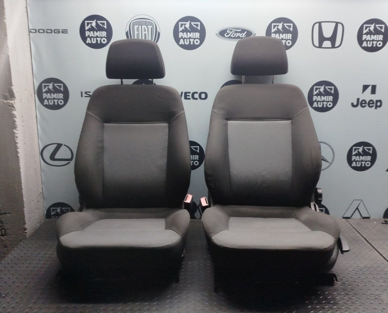 Сиденье переднее (Комплект) Opel Astra/H 2004-2014