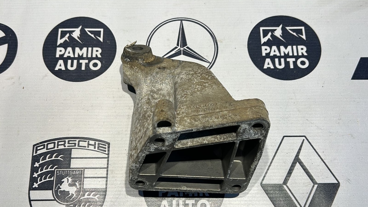 Кронштейн двигателя Mercedes E/W211 2002-2009