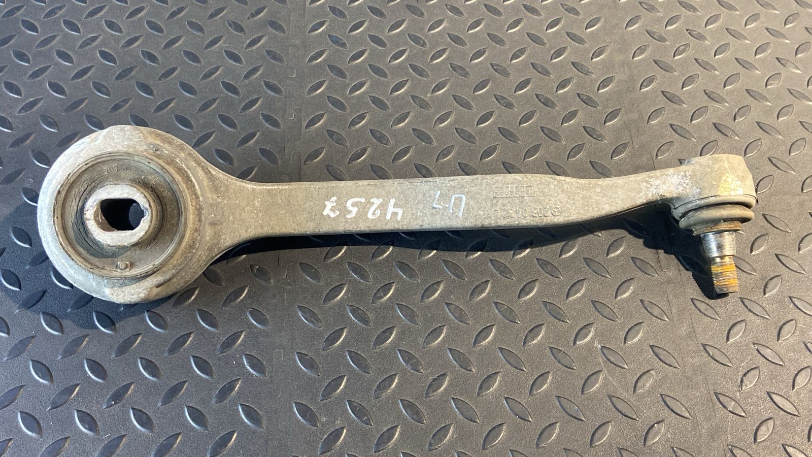 Рычаг передний левый Mercedes C/W204 2006-2015