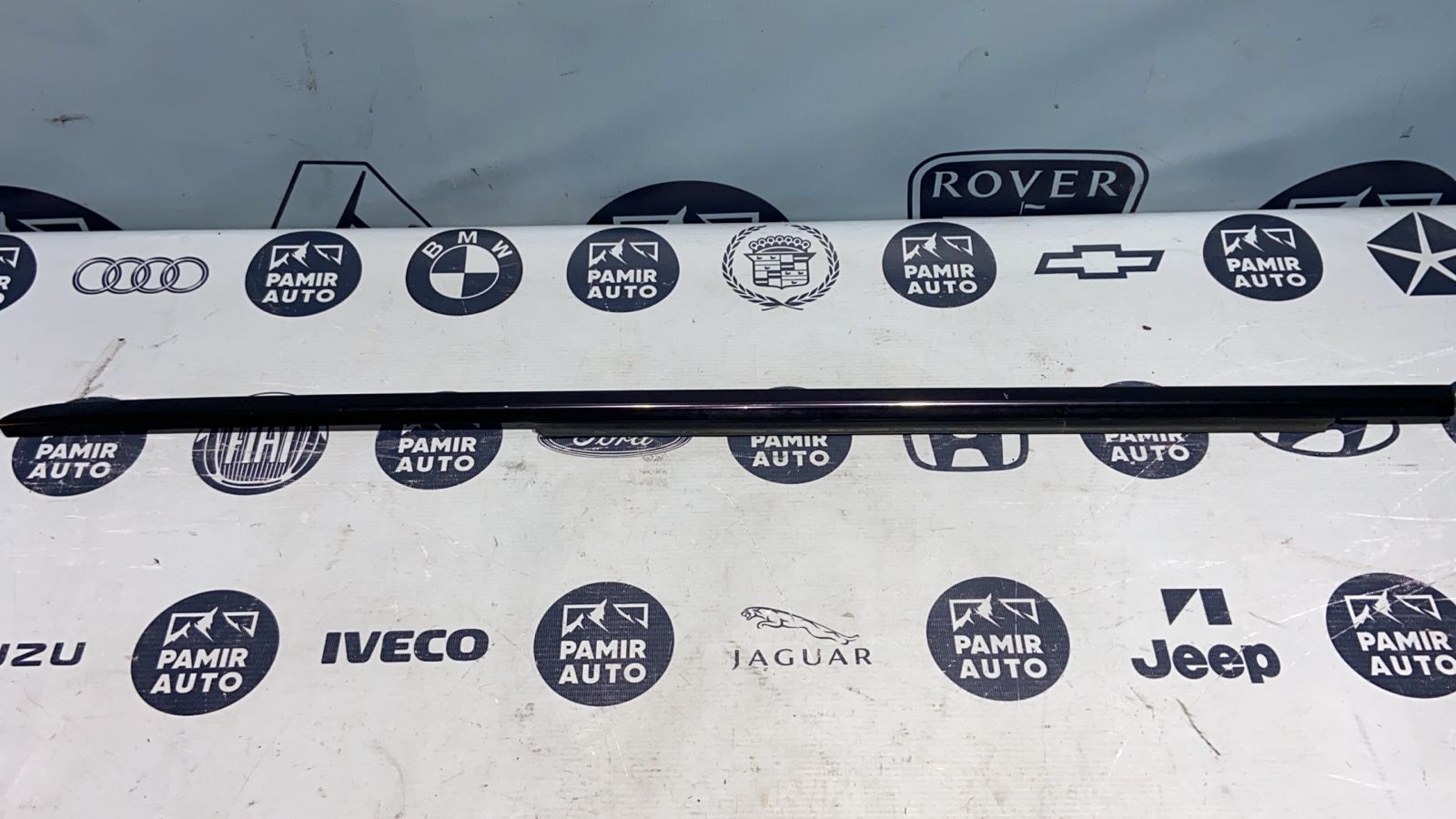 Уплотнитель двери задний левый Mercedes E/W211 2002-2009