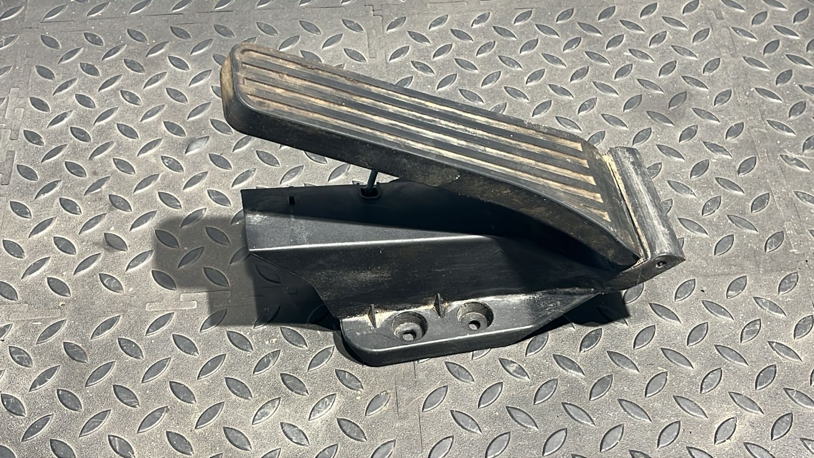 Педаль газа Mercedes C/W204 2006-2015