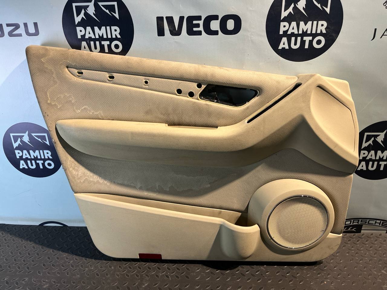 Обшивка двери передняя левая Mercedes B/W245 2005-2011