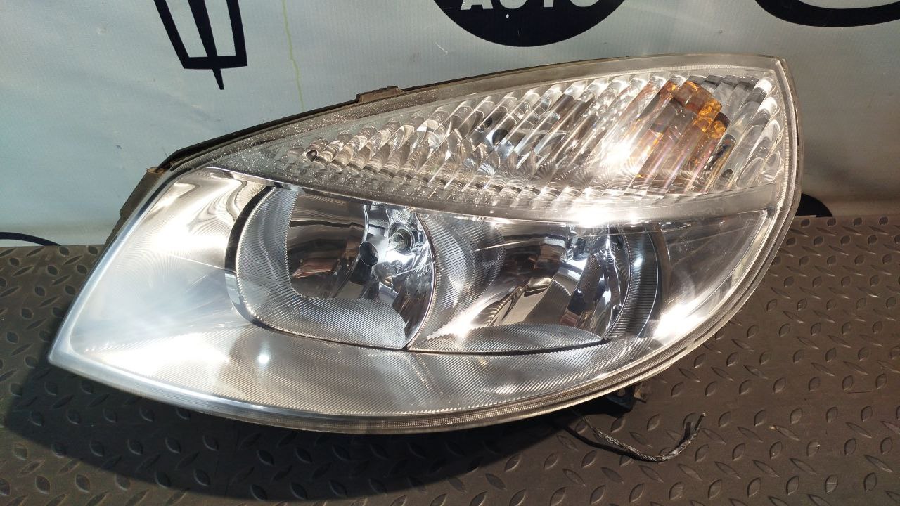 Фара левая Renault Scenic/2 2003-2009