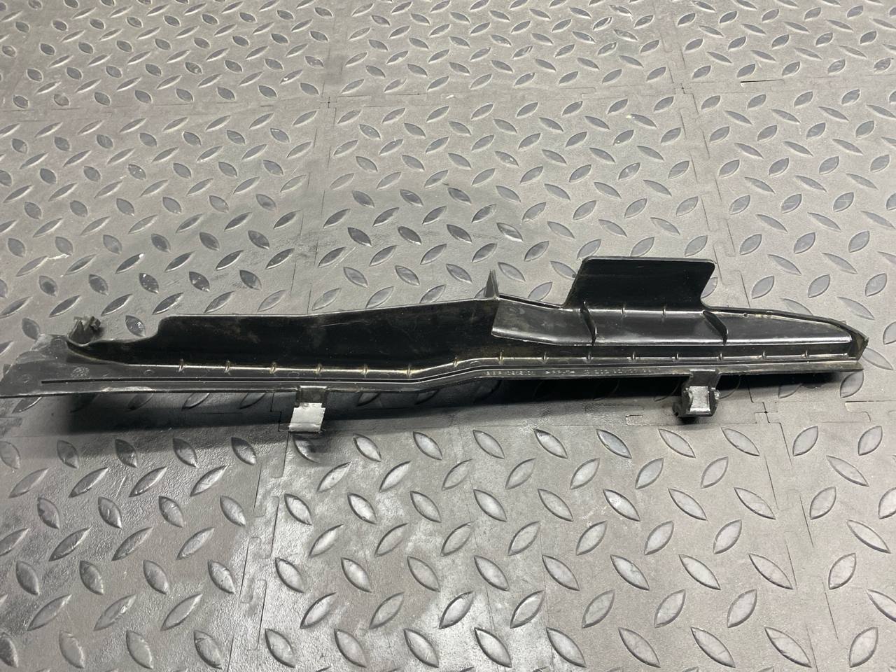 Кронштейн крепления крыла передний левый Mercedes C/W202 1993-2001 — изображение 3