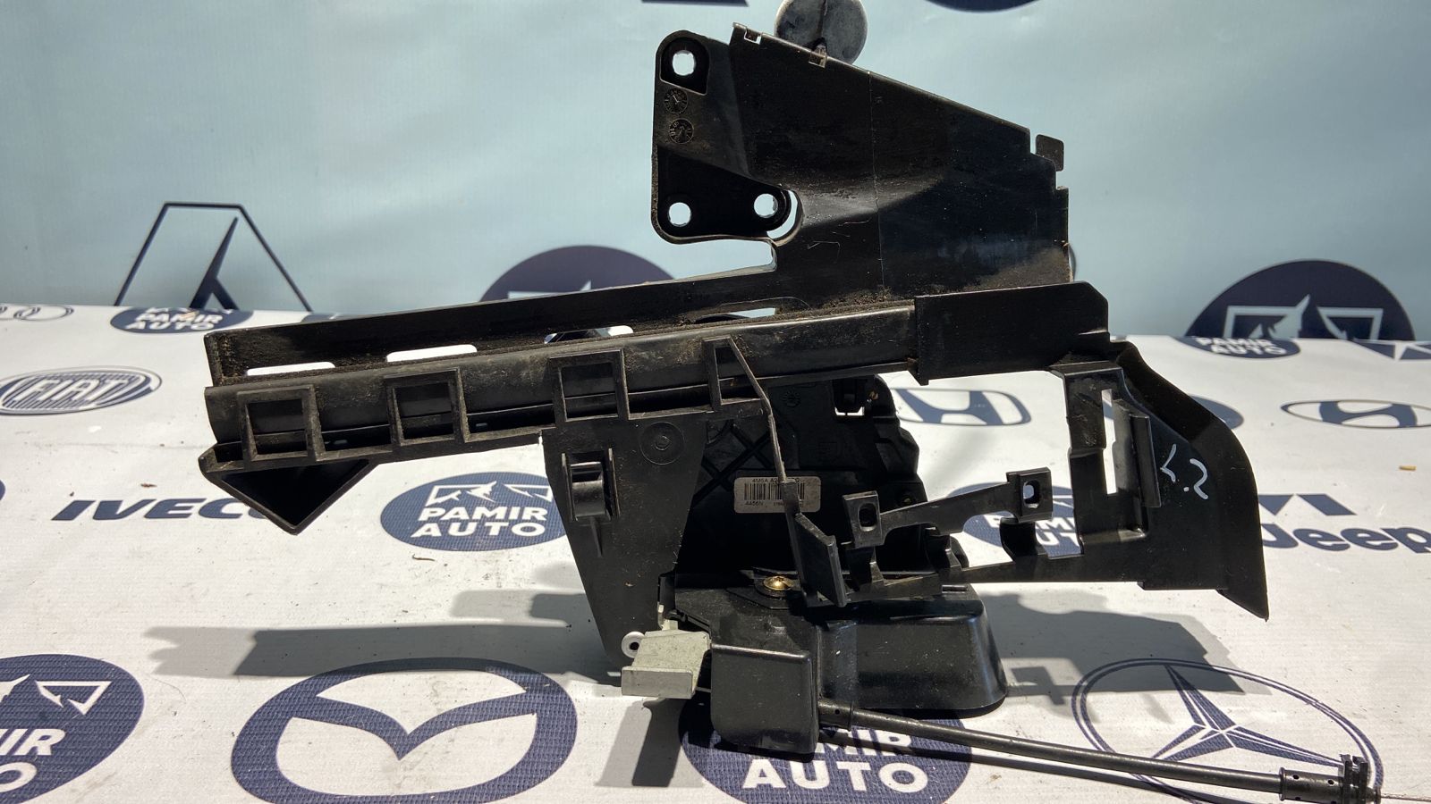 Замок двери задний левый Ford Focus/2 2004-2011