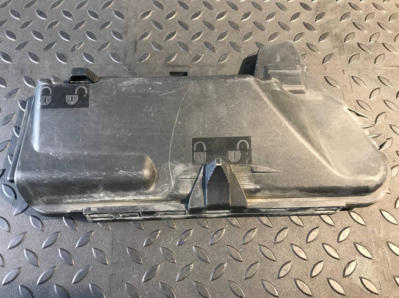 Крышка блока предохранителей Mercedes E/W211 2002-2009