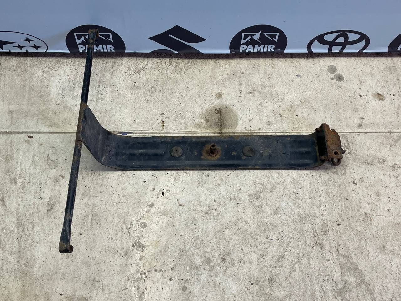 Крепление запасного колеса Mercedes Vito/W638 1996-2003