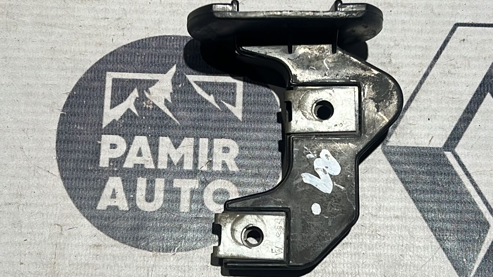 Кронштейн бампера передний левый BMW 5/E39 1995-2004