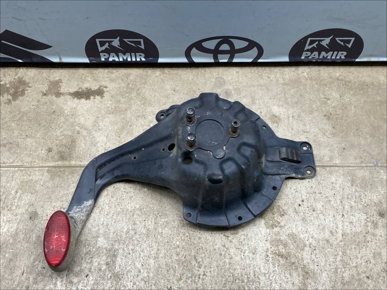 Крепление запасного колеса Land Rover Freelander 1998-2006