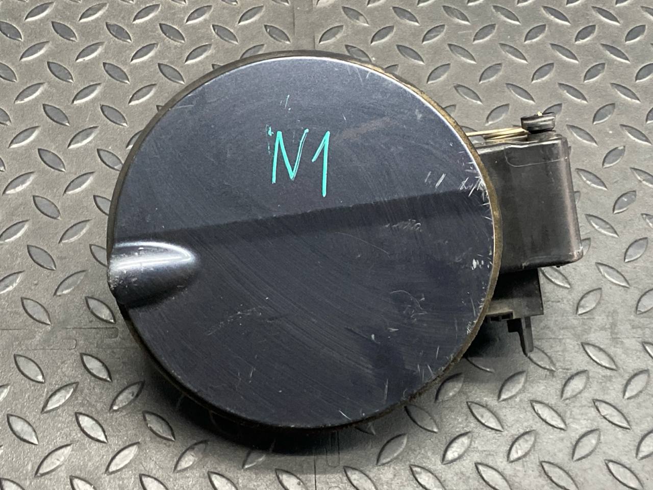 Лючок бензобака Ford Focus/2 2004-2011