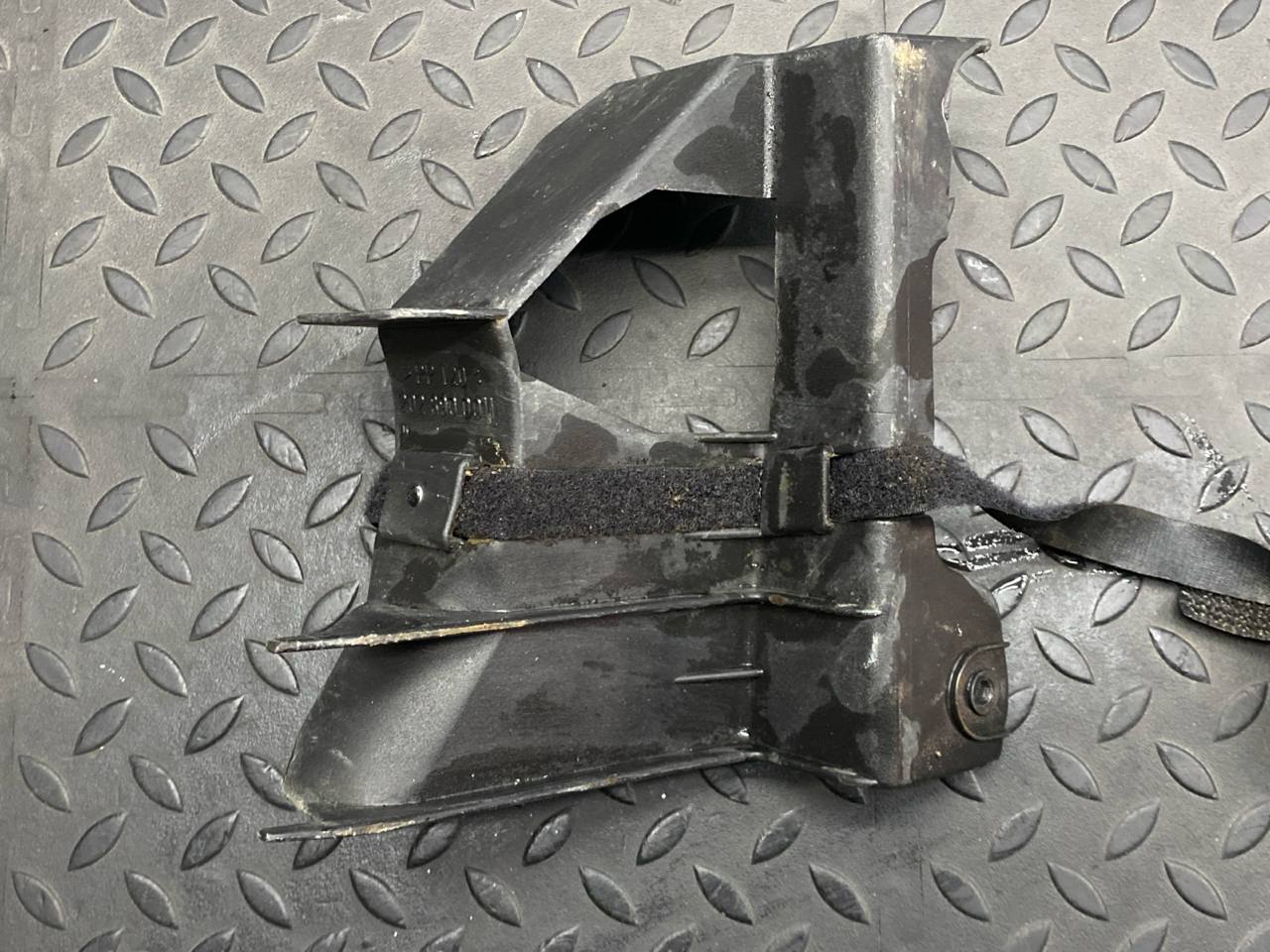 Кронштейн Mercedes C/W202 1993-2001