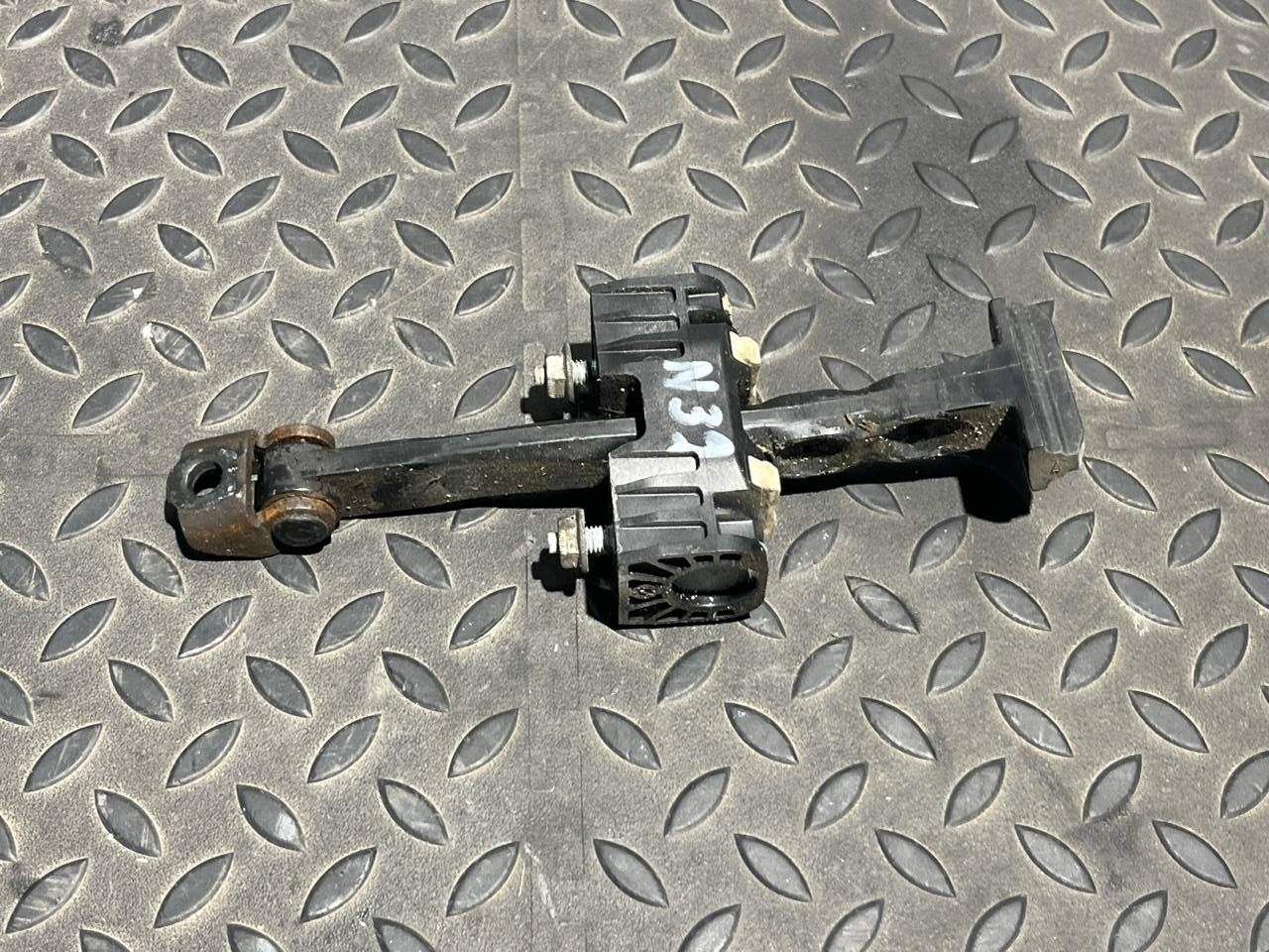 Ограничитель двери передний Opel Zafira/B 2005-2014