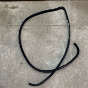 Уплотнитель двери C/W202 1993-2001