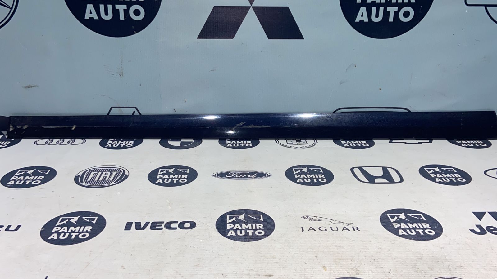 Молдинг двери передний правый Mercedes C/W203 2000-2008