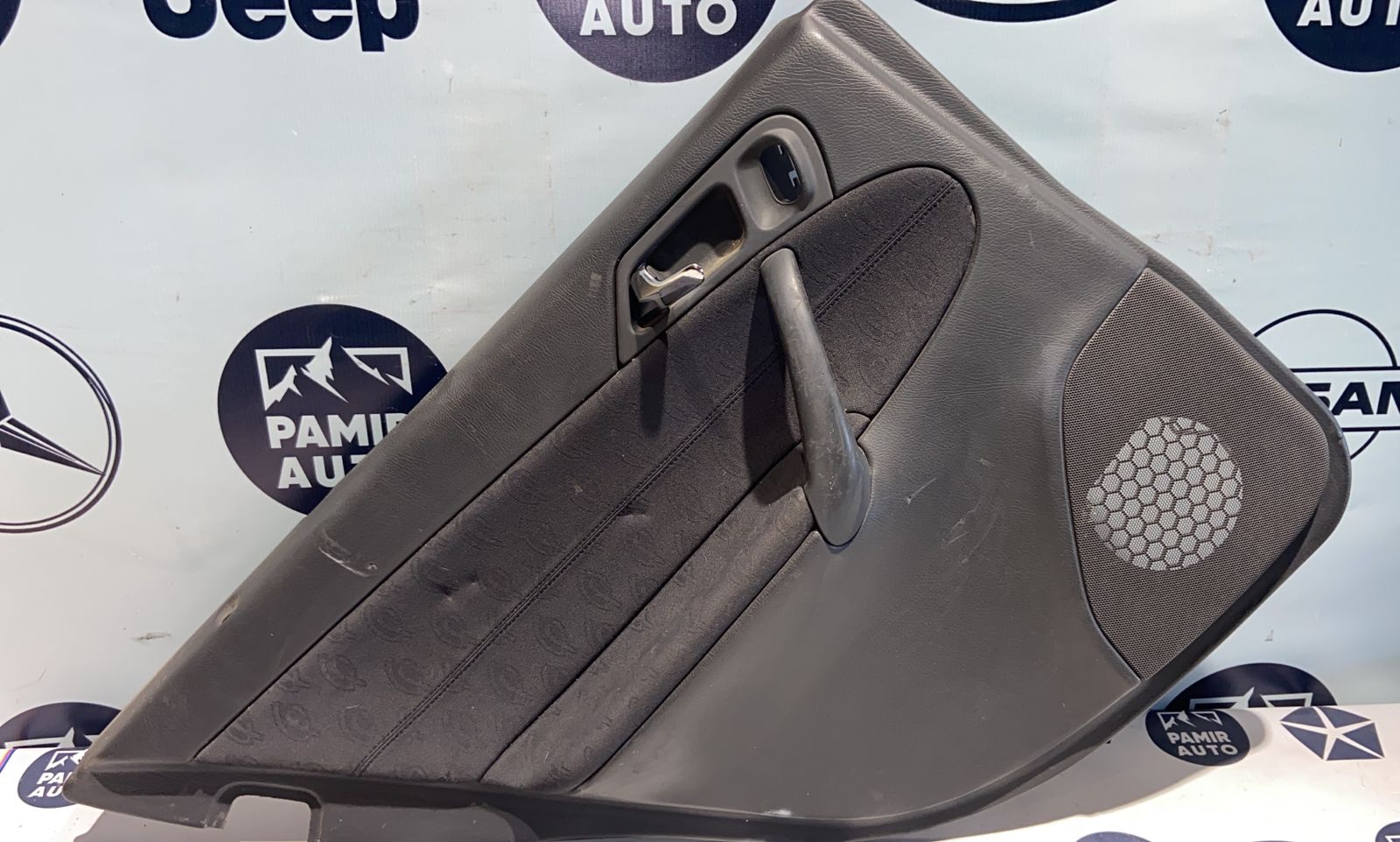 Обшивка двери задняя левая Mercedes C/W203 2000-2008