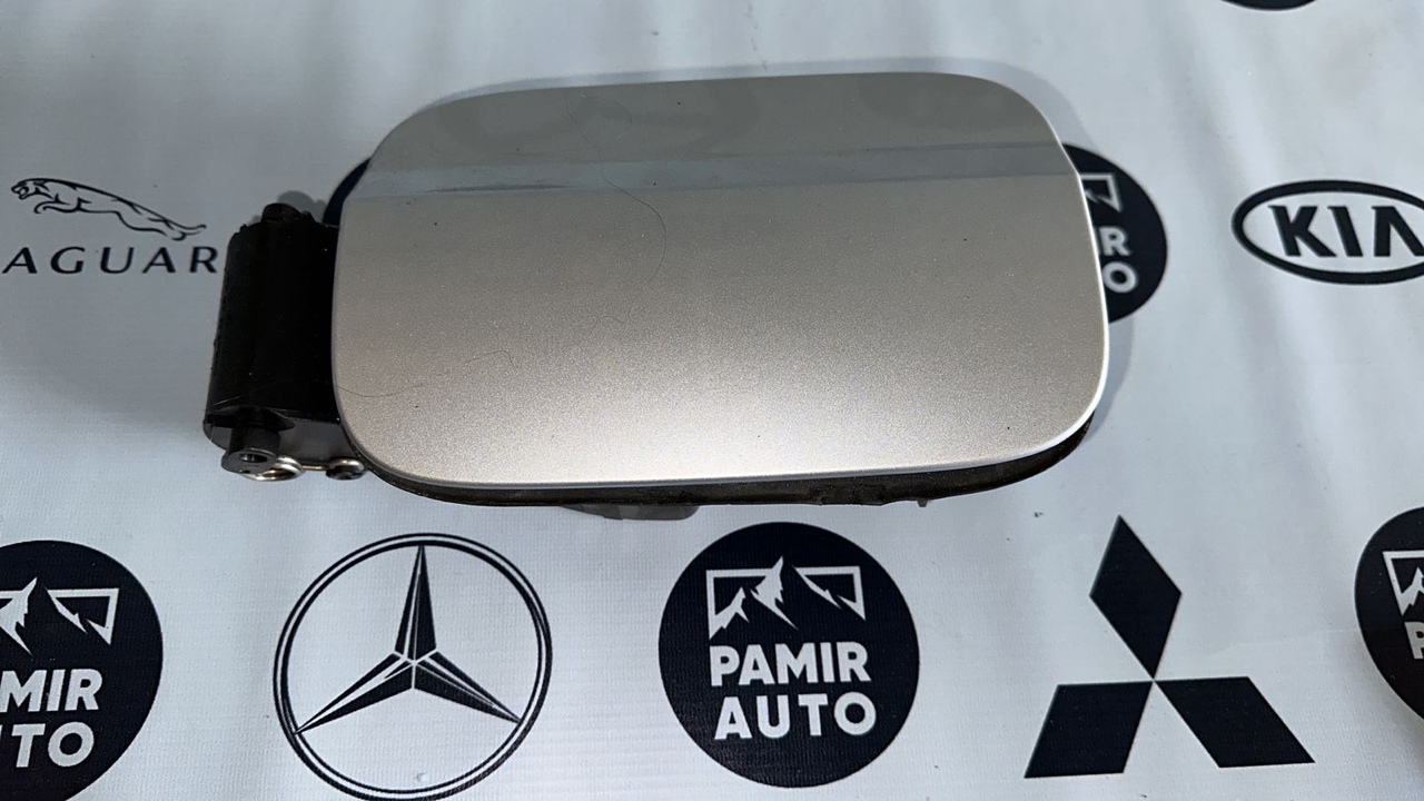 Лючок бензобака Mercedes C/W204 2006-2015