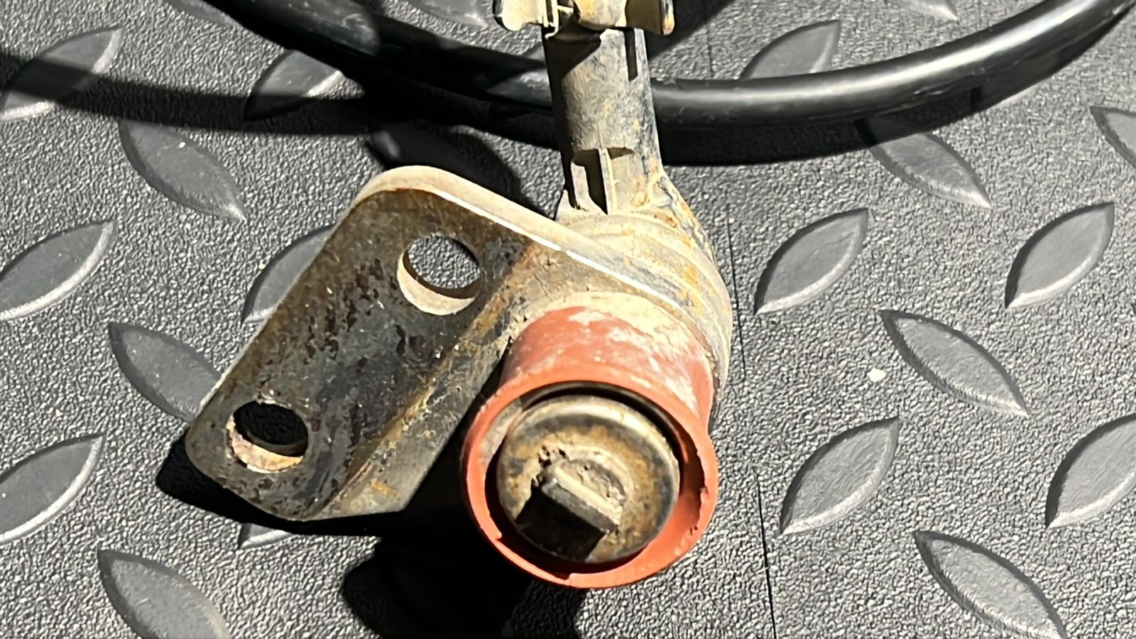 Датчик ABS передний левый Mercedes C/W202 1993-2001