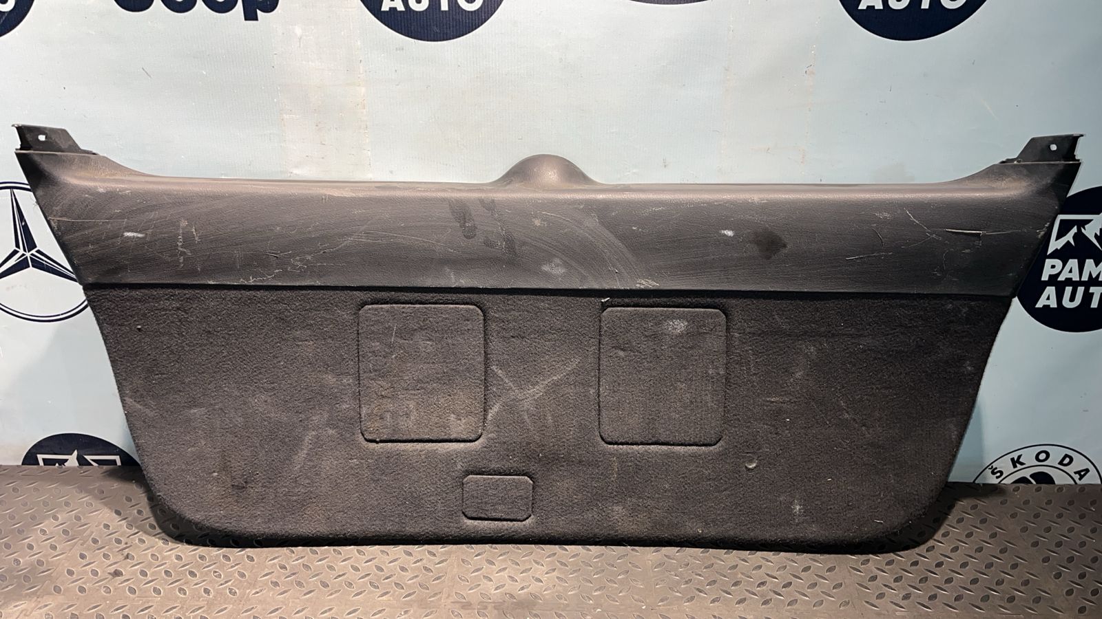 Обшивка двери багажника Toyota Avensis/2 2003-2009