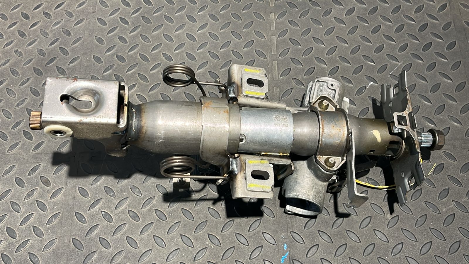 Колонка рулевая Toyota Avensis/2 2003-2009