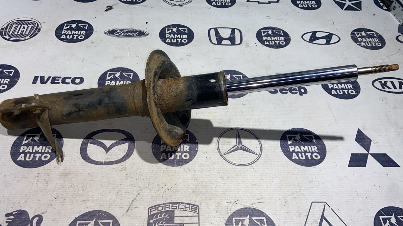 Амортизатор передний левый Ford Transit 2000-2006